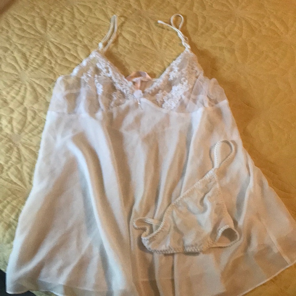 Lovely little nighty!